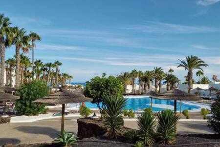Fantastico Apartamento Con Terraza Y Vistas Al Mar Costa Teguise Exterior foto